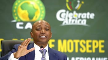 Patrice Motsepe de nouveau Président de la CAF? Un cador accorde son indéfectible soutien au milliardaire Sud-africain Patrice Motsepe, président de la CAF, lors d'une conférence en Afrique.