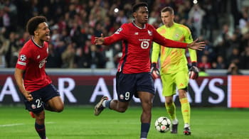 Joueurs de Lille célébrant leur but lors du match de la Ligue des Champions.
