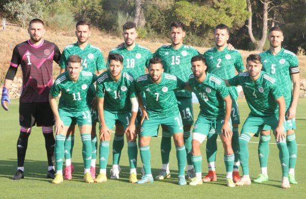 CHAN 2022 : ce joueur est incertain pour le stage de Dubaï Groupe de joueurs de football marocains en uniforme vert.