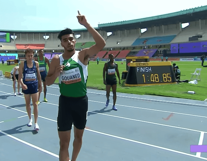 Mondiaux d'Athlétisme U20 : l'Algérie s'offre sa première médaille Athlète algérien célébrant sa victoire aux Mondiaux d'Athlétisme U20.