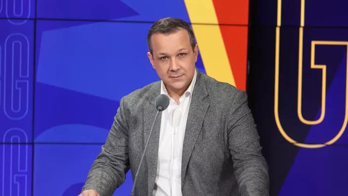 Les plans de Mehdi Ghezzar pour établir un lobby algérien à l’étranger Mehdi Ghezzar en studio pour un débat politique.
