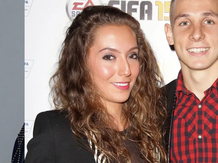 Algérie : Lucas Digne et sa femme Tiziri agitent la toile. Voici ce dont il s’agit. Femme et homme souriants lors d'un événement public.
