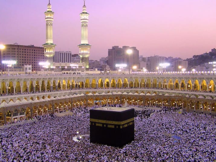 Hadj 2025 : Note urgente de l’ONPO Pèlerins autour de la Kaaba lors du Hajj 2023 à La Mecque.