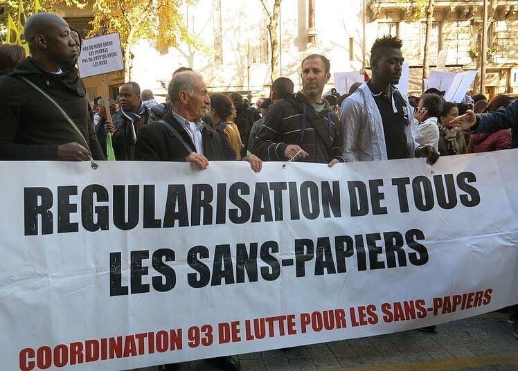 Manifestation en faveur de la régularisation des sans-papiers en France.