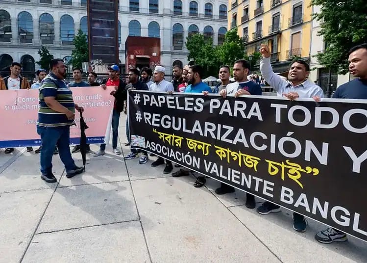 Espagne : le nombre exact de sans-papiers régularisés dévoilé Manifestation en faveur de la régularisation des sans-papiers en Espagne.