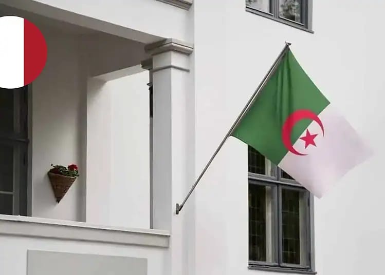 Urgent : nouvelle annonce du consulat d’Algérie à Metz Drapeau algérien flottant devant un bâtiment à Metz.