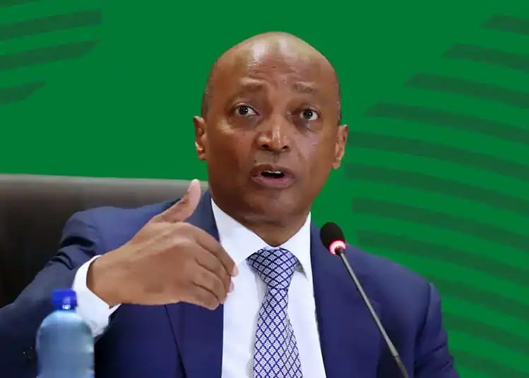 Le président du CAF s'exprime lors d'une conférence de presse au Maroc.