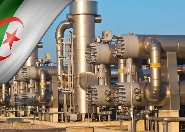 Usine de gaz en Algérie avec drapeau algérien en superposition.