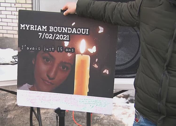 Montréal : Ce verdict sur l'Algérienne tuée va vous surprendre Affiche hommage à Myriam Boundaoui, jeune fille de 15 ans décédée en 2021.