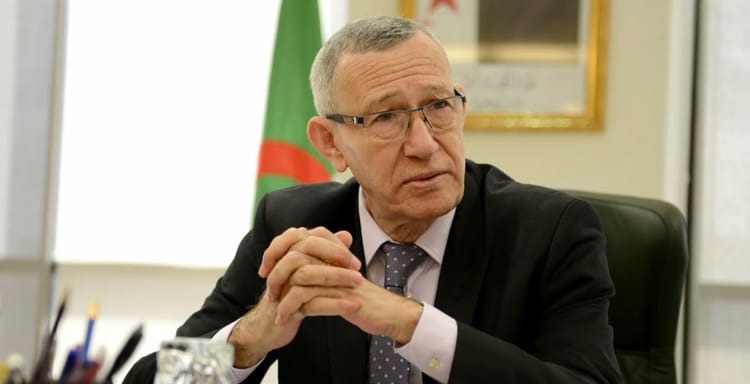 Belhimer lors d'une réunion, avertissant contre tout dépassement.