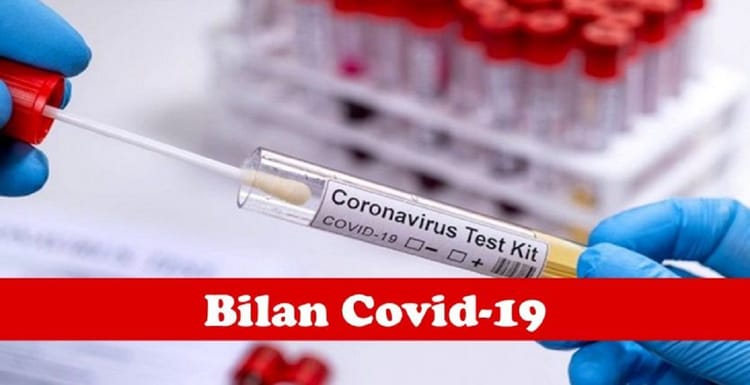 Test de Covid-19 avec kit de test et laboratoire en arrière-plan.