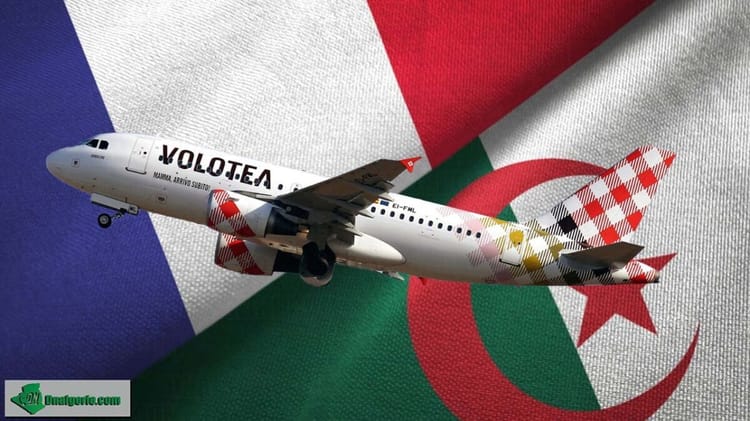 Vols Marseille-Tlemcen : des billets à 45 euros chez Volotea Avion VOLOTEA volant au-dessus du drapeau algérien.