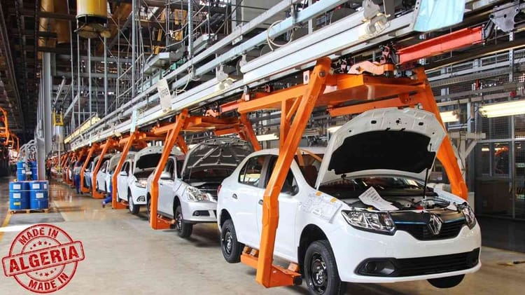 Bonne nouvelle pour l'industrie automobile Ligne de production de voitures dans une usine en Algérie.