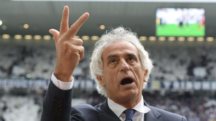 A propos du licenciement de Halilhodzic: Voici le communiqué officiel de la fédération marocaine de football Vahid Halilhodzic en train de faire un geste lors d'un match de football.