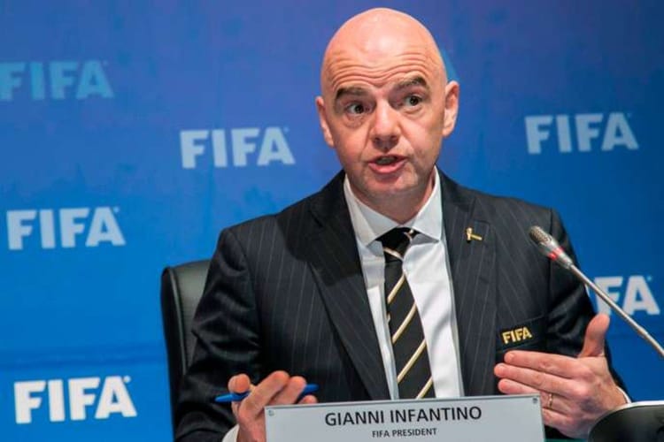 Gianni Infantino, président de la FIFA, lors d'une conférence officielle.