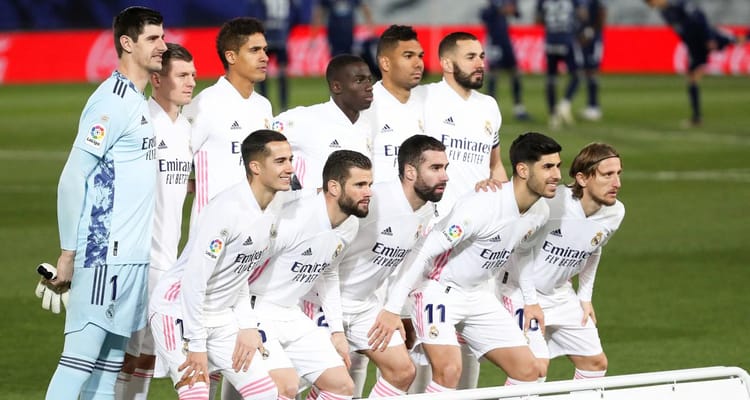 Équipe du Real Madrid en photo officielle avant la finale de la Ligue des Champions.