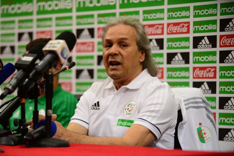 « Mbappé est sans doute meilleur que Messi », Rabah Madjer Rabah Madjer parlant lors d'une conférence de presse sportive.