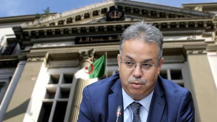 Abdelwahid Temmar lors d'une audience judiciaire en Algérie.