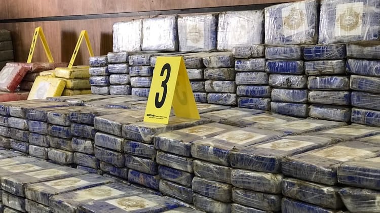 Urgent. Le Royaume du Maroc cherche à introduire une grosse quantité de drogues en Algérie ! Paquets de drogue saisis lors d'une opération policière au Maroc.