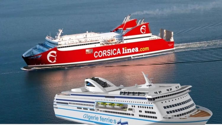 Ferries en mer, Corsica Linea et Algérie Ferries en navigation.