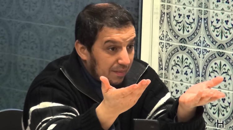 L'imam Hassan Iquioussen définitivement fixé sur son sort Imam Hassan Iquioussen lors d'une interview ou discussion.