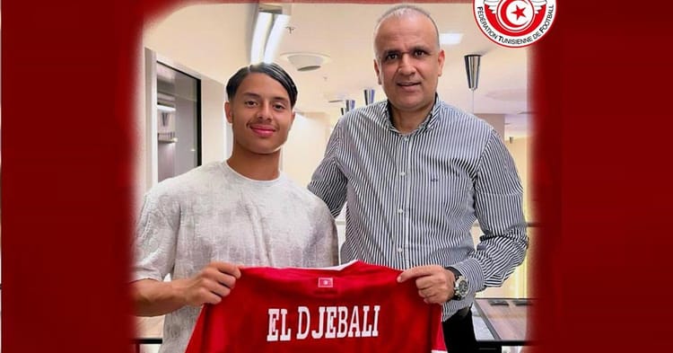 Chaïm El Djebali avec un supporter en Tunisie.