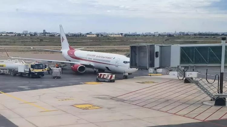 Air Algérie transfert ses vols d'Oran vers ce nouveau terminal Avion d'Air Algérie à Oran prêt pour le départ.