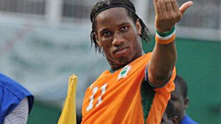 Drogba et Neymar, deux stars du football avec des liens algériens.