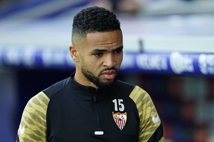 Joueur marocain blessé lors d'un match de football international.