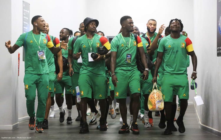 Les joueurs du Cameroun en route pour le match de la Coupe du Monde 2022.