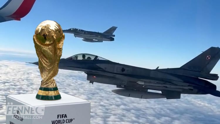 Avions de chasse survolant la Coupe du Monde FIFA.