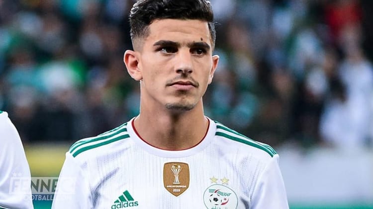Algérie vs Suède: Découvrez la vidéo de Youcef Atal qui suscite l’indignation Youcef Atal en action lors d'un match de football international.