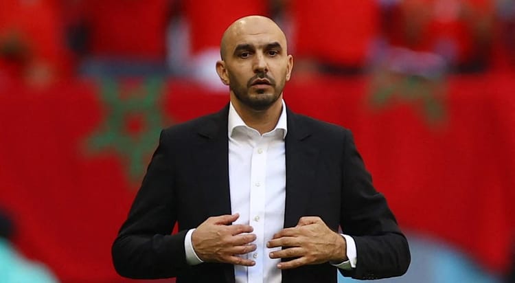Les manœuvres en coulisses du Maroc pour empêcher l'Algérie de remporter la CAN 2025 Walid Regragui, entraîneur du Maroc lors d'un match important.