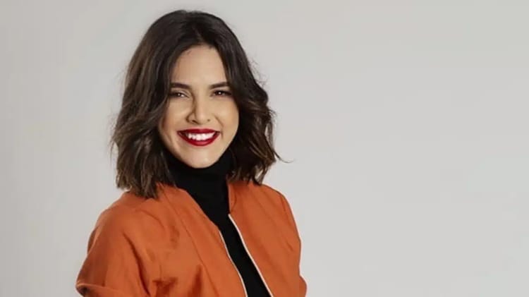 Incroyable ! Lilia Bouyahiaoui change de look et surprend ses fans Lilia Bouyahiaoui change de look et surprend ses fans.