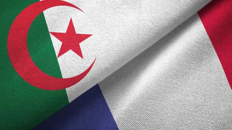France : voici comment un Algérien peut obtenir un titre de séjour Drapeau algérien avec étoile et croissant rouge, vert et blanc.