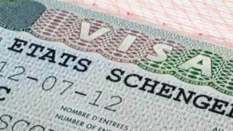 Visa Schengen avec détails de voyage et validité.