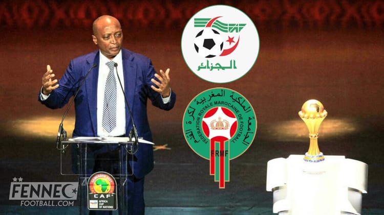 Patrice Motsepe en costume lors d'une conférence sur le football africain.