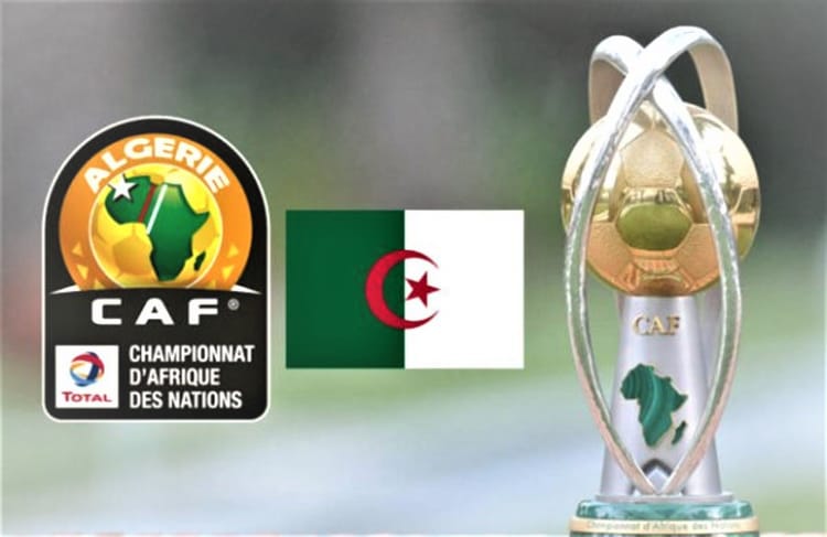 Trophée de la CAN 2023 avec drapeau algérien et logo CAF.