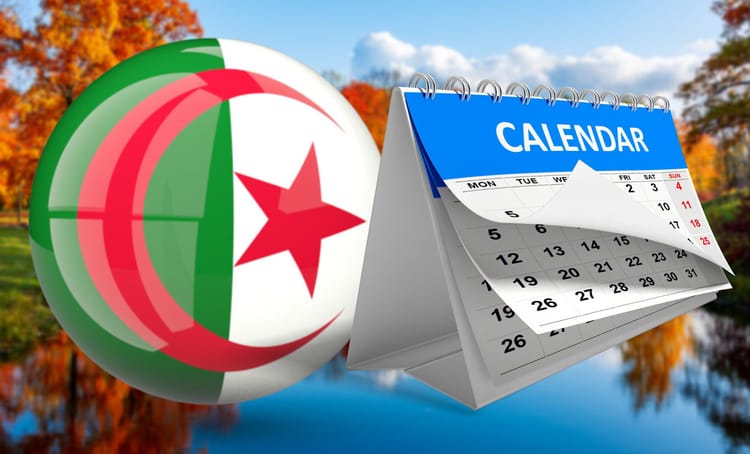 Jours fériés et Aïds de l'année 2024 en Algérie Ballon de football avec drapeau algérien et calendrier 2023.