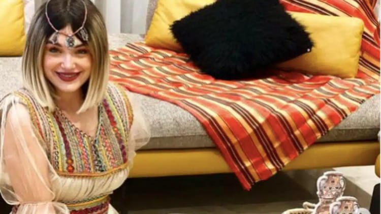 Numidia Lezoul, actrice algérienne, lors d'une interview exclusive.