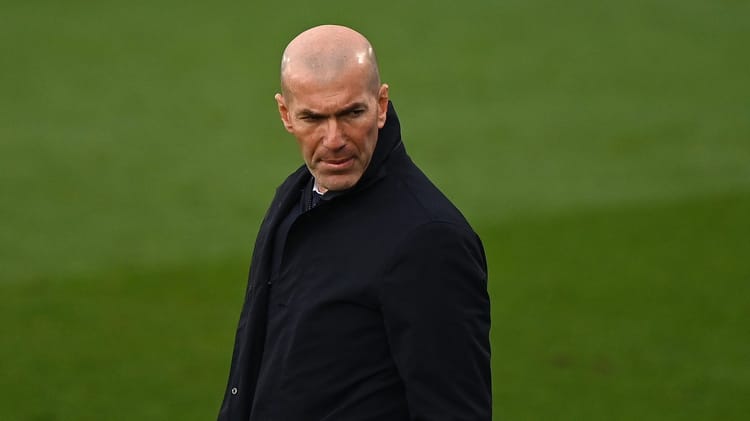 Enfin voici l'ultime condition de Zidane pour rejoindre l'olympique de Marseille Zidane sur le terrain, concentré et déterminé.