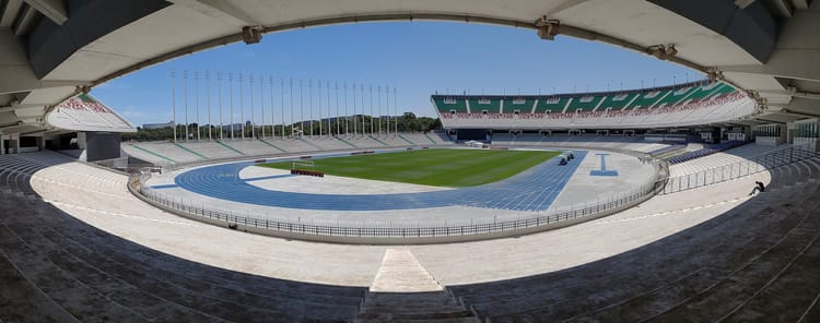 Vue panoramique du stade olympique Mohamed Boudiaf en Algérie.
