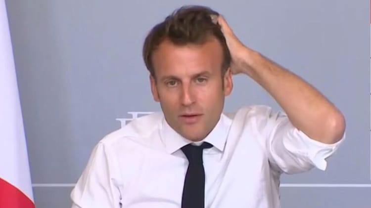 Rentrée scolaire en France : Emmanuel Macron pourra-t-il tenir sa promesse ? Emmanuel Macron en conférence à Rabat, expression de surprise ou confusion.