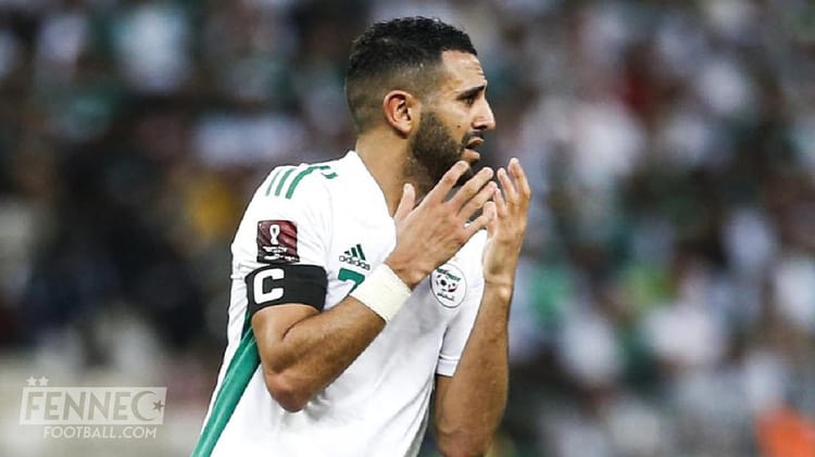 Riyad Mahrez lors d'un match, concentré et en mouvement.