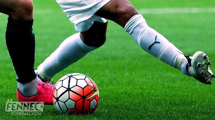 Le championnat algérien encore au cœur d'un nouveau scandale Joueur de football en action lors d'un match en Algérie.
