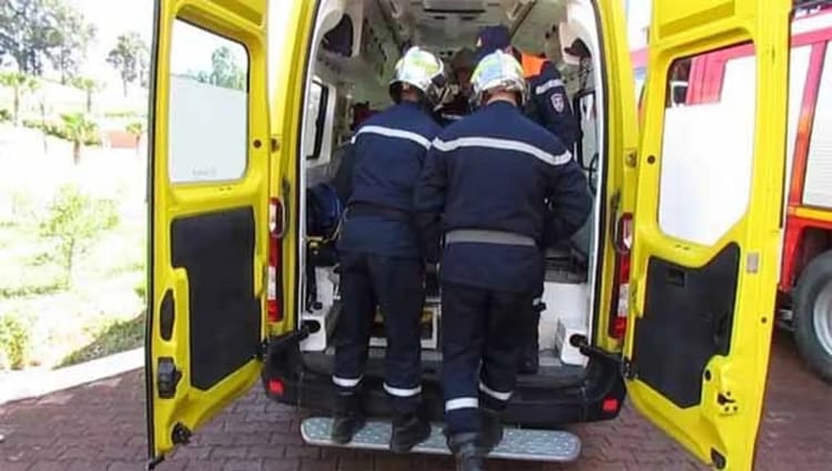 Secours d'urgence en Algérie pour enfants victimes d'inondations.