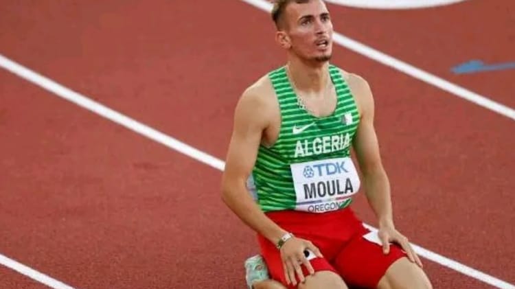 Coureur algérien Slimane Moula lors d'une compétition d'athlétisme.