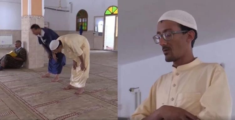 Ahmed Qadari, homme algérien, retrouve la vue pendant la prière dans une mosquée.