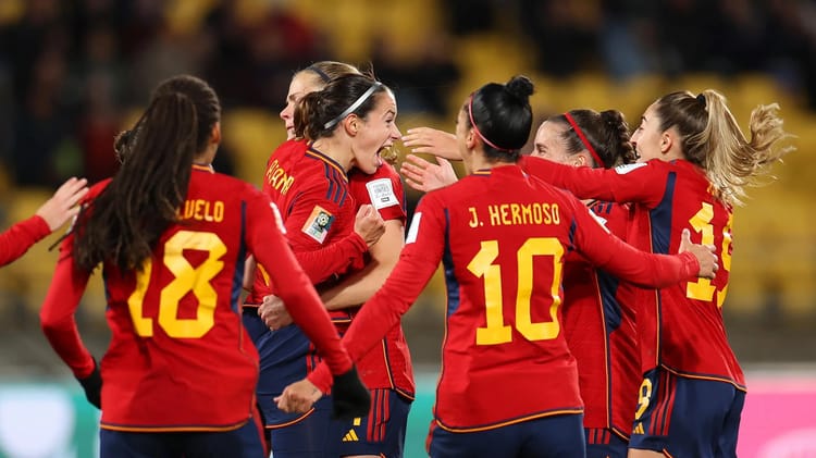 Joueuses espagnoles célébrant leur victoire en finale de la Coupe du Monde féminine.