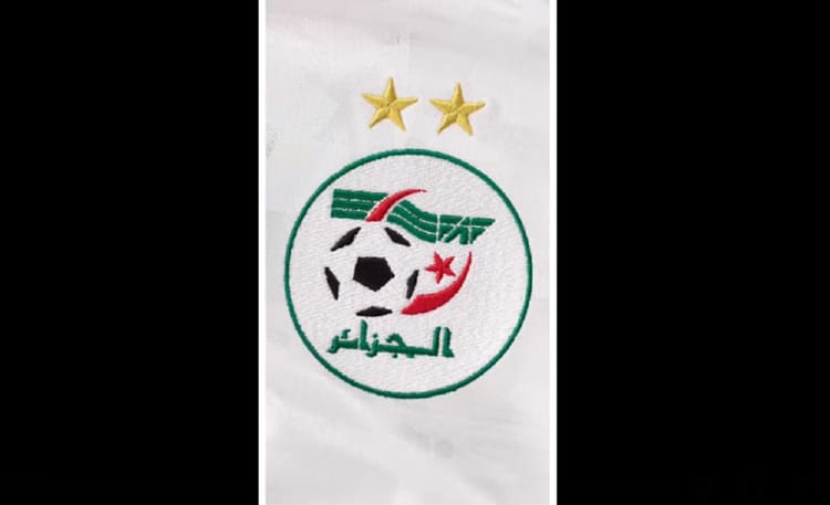 Equipe d'Algérie : la FAF en pleine négociation pour... Logo de la FAF avec un ballon de football et drapeau algérien.